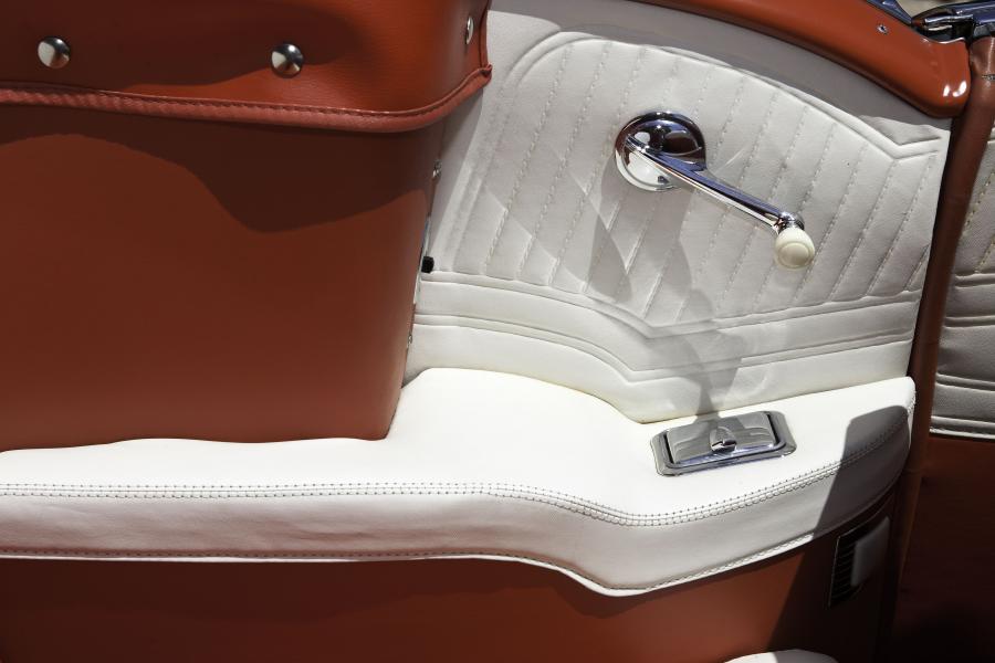  Oldsmobile 88 Convertible Coupe 1957 года  (фото 9 из 33)
